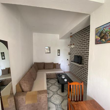 Lovely 2-Bedroom With Greenery View ดูร์เรส ภายนอก รูปภาพ